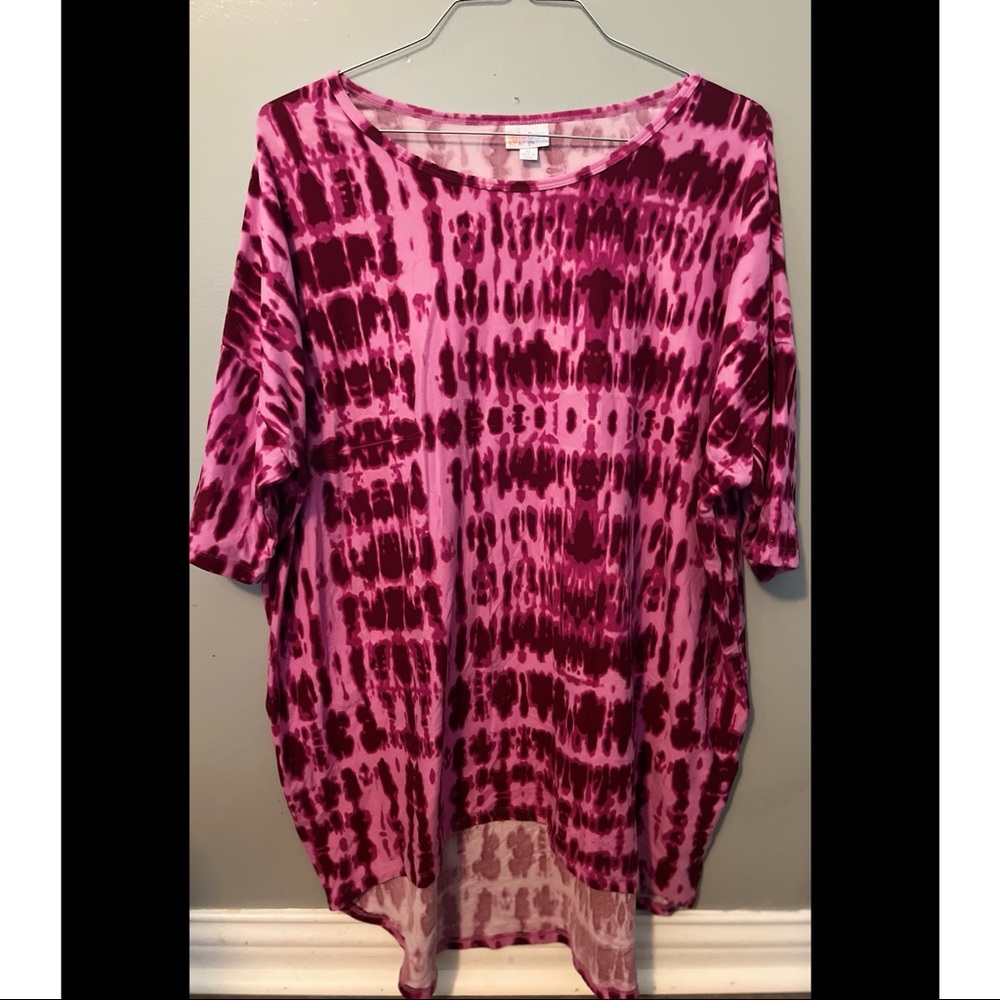 Lularoe XL tunic fits like 24/26